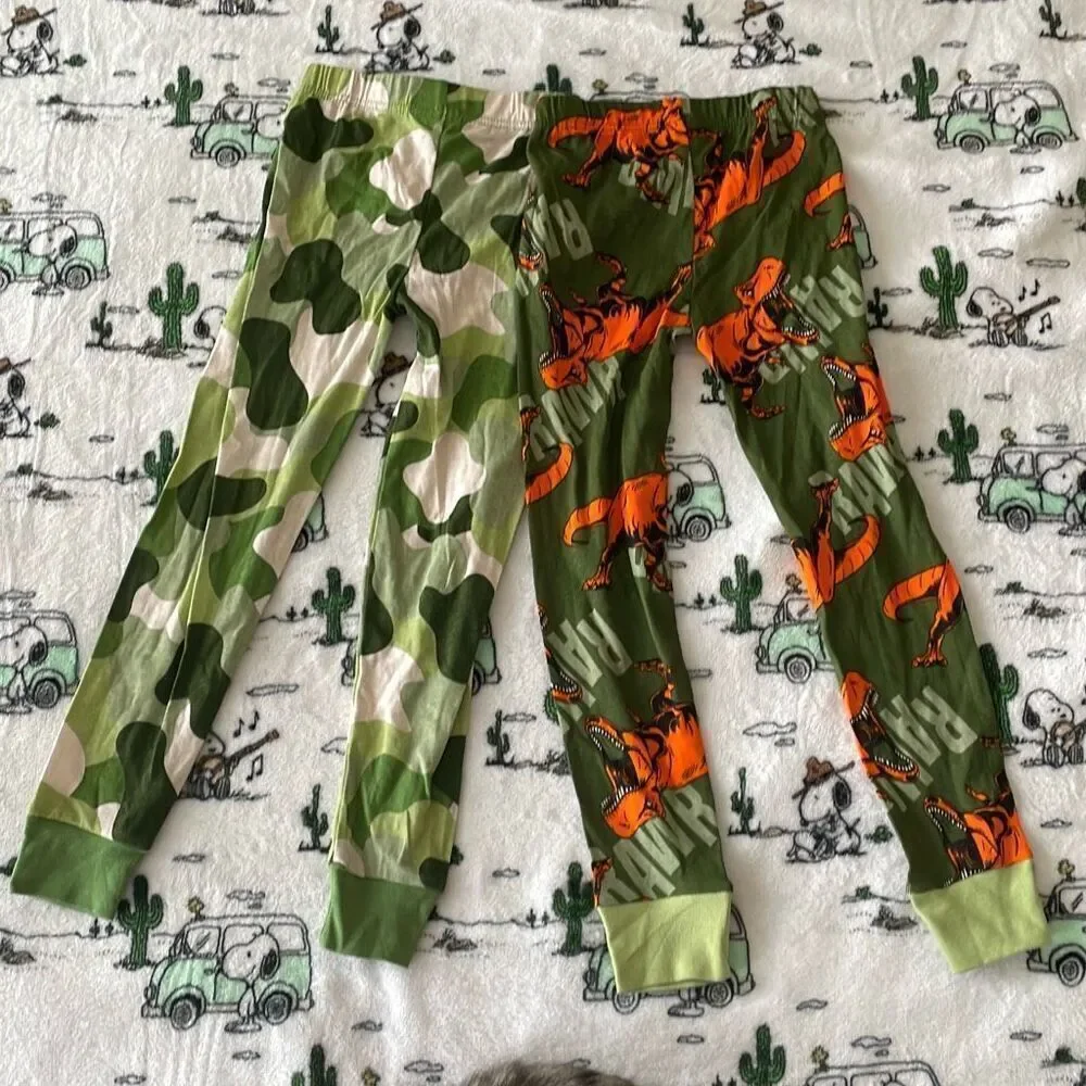 Pair of 2 boys green dinosaur and camo pj pants legging size 6 New no tags